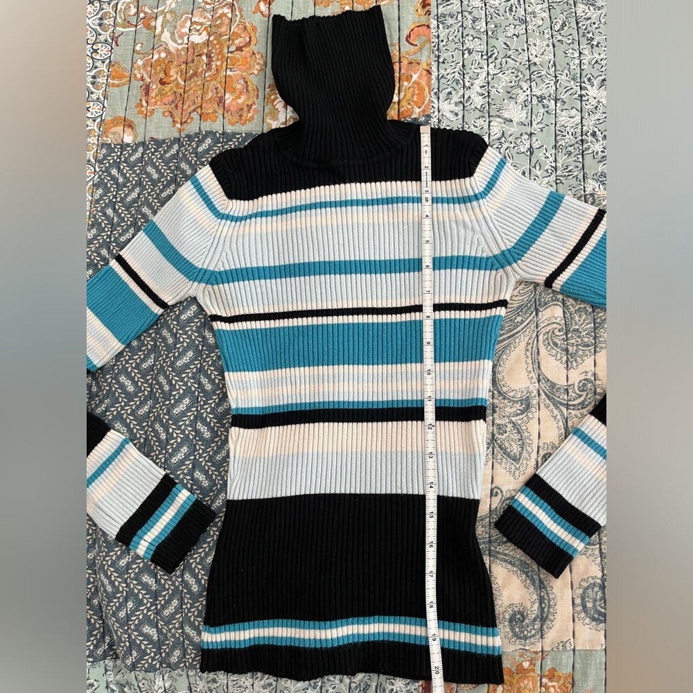 Vintage Y2K Striped Turtleneck - Picture 16 of 16